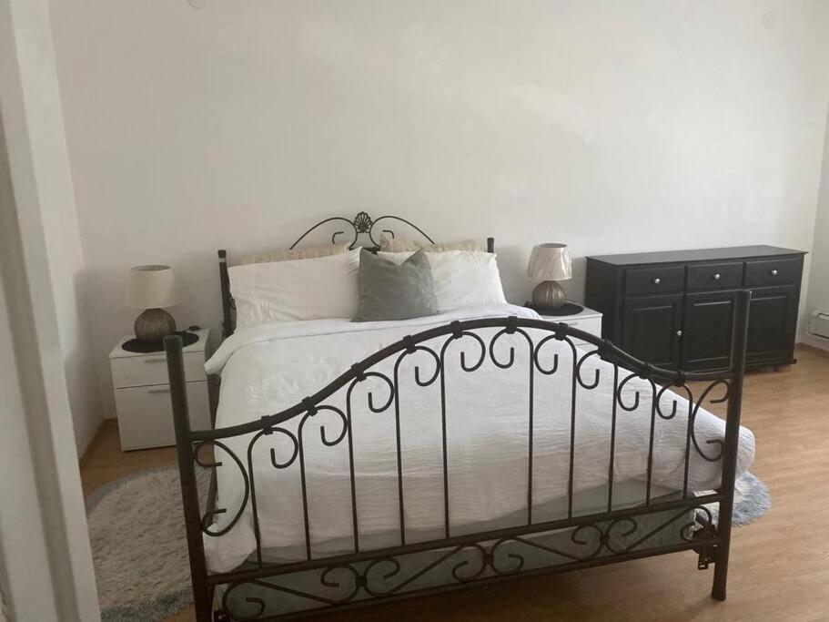 Lovely 3 Bedroom Apartment In Quiet Area W/ Pool Pula Exterior foto